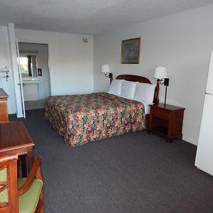 Live In Lodge